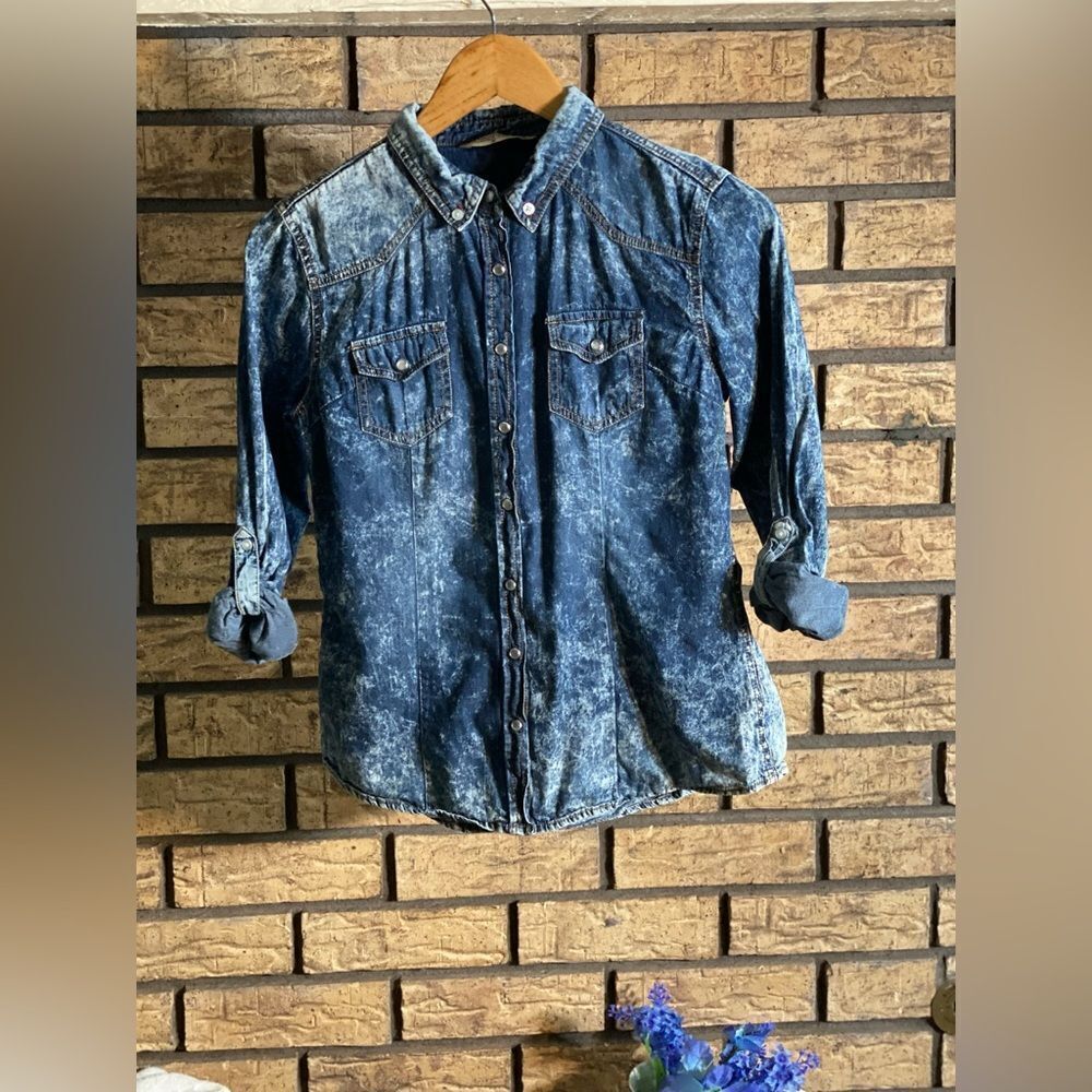 ‎American jean denim distressed top